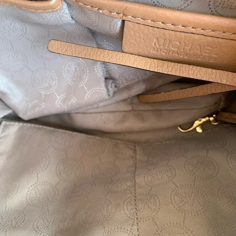 Michael Kors Tan Hobo Bag with Gold Zipper